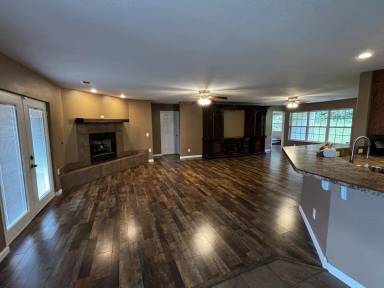 Main picture of 1526 W Highway 64