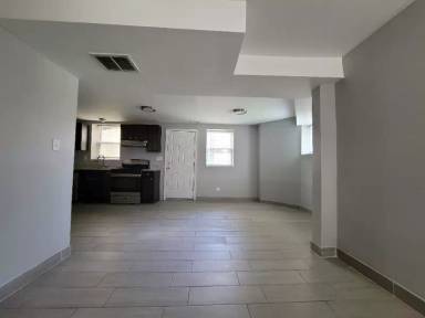 Main picture of 6544 S Champlain Ave