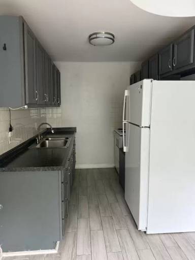 Main picture of 550 Harding Pl