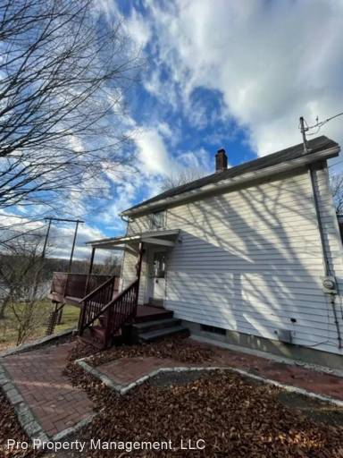 Main picture of 200 Grove St