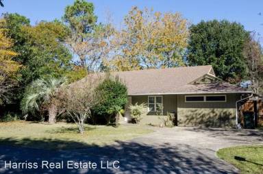 Main picture of 122 Oak Ridge Ln