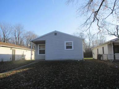 Main picture of 2823 N Gladstone Ave