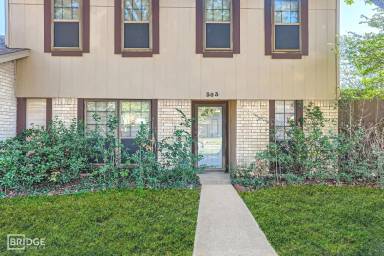 Main picture of 303 Trailridge Dr