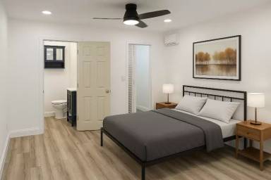 Main picture of 710 E Crenshaw St