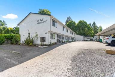 Main picture of 8019 SW 35th Ave