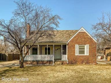 Main picture of 402 W 23rd Ave