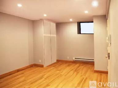 Main picture of 52 E End Ave