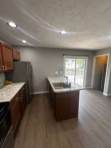 Main picture of 27 Nottingham Dr