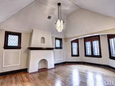 Main picture of 322 S Hanley Rd