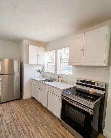 Main picture of 120 SW 5th Ave