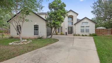 Main picture of 2455 Old Well Dr