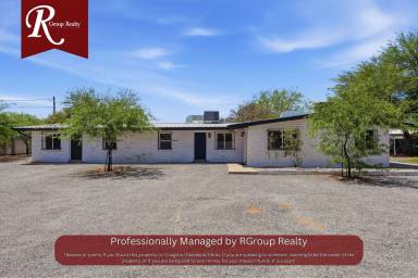 Main picture of 2535 N Dodge Blvd