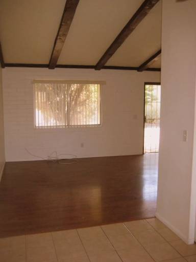 Main picture of 321 E Blacklidge Dr