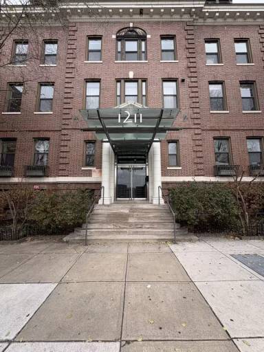 Main picture of 1211 Light St