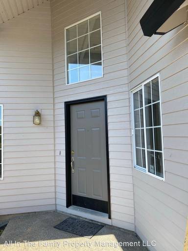 Main picture of 10925 SW Summer Lake Dr