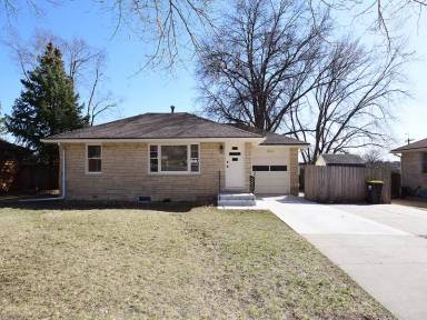 Main picture of 2567 Kessler Blvd
