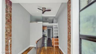 Main picture of 221 Mott St