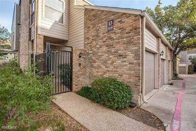 Main picture of Oaks on Montfort Condo