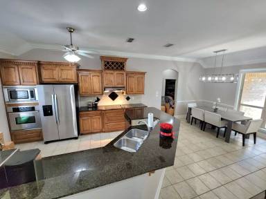 Main picture of 2604 Windmill Ln
