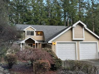 Main picture of 20780 Terasse Dr NW