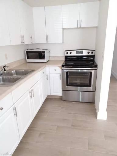 Main picture of 2134 Cleveland St