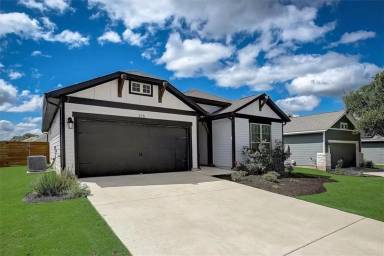 Main picture of 216 Trellis Blvd