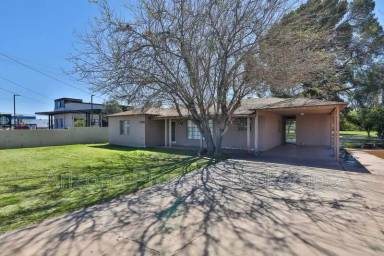 Main picture of 1149 E University Dr