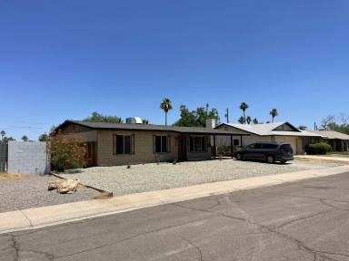 Main picture of 1618 E Gaylon Dr