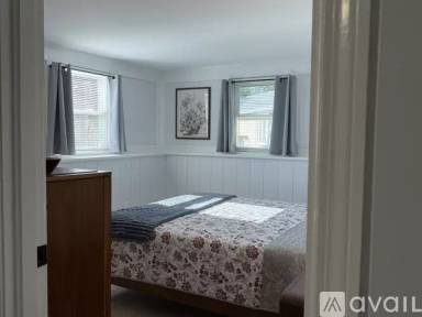Main picture of 30 Pinecrest Ave