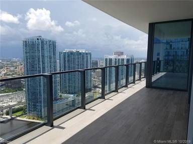 Main picture of Reach at Brickell City Center