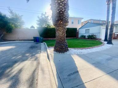 Main picture of 1051 W 227th St