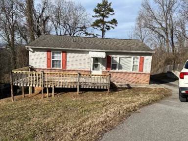 Main picture of 2643 Vucrest Ave