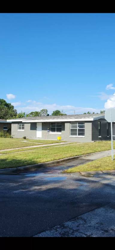 Main picture of 4901 S 85th St