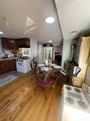 Main picture of 1418 Mattison Ave