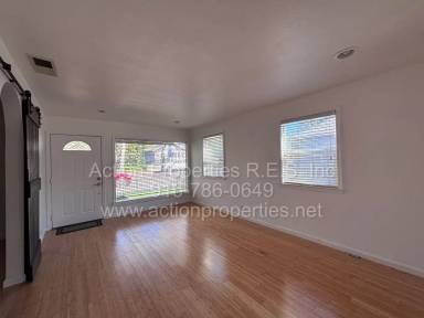 Main picture of 515 Oak St