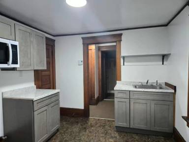 Main picture of 42 2nd Ave