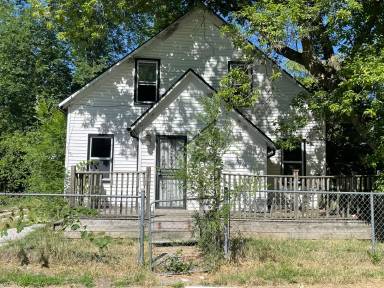 Main picture of 2611 Hazelwood Ave