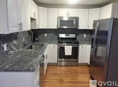 Main picture of 275 Chelsea St