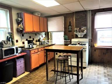 Main picture of 7 Kenney St