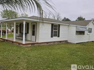 Main picture of 837 Sycamore Ave