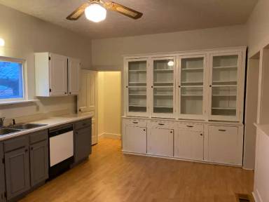 Main picture of 603 McCarthy St