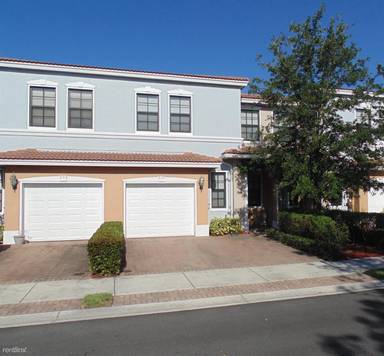 Main picture of 235 W Chrystie Cir