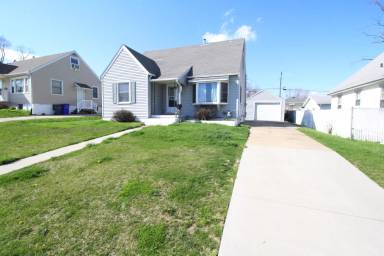 Main picture of 1008 O Ave NW