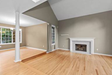Main picture of 12357 76th Ct NE