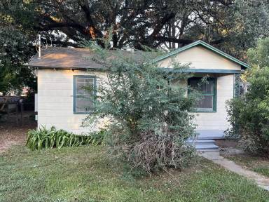 Main picture of 322 Sonny St