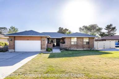 Main picture of 3195 E Willowcrest Rd