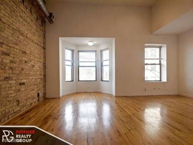 Main picture of 2450 N Southport Ave