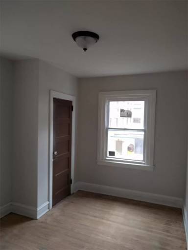 Main picture of 1061 N 46th St