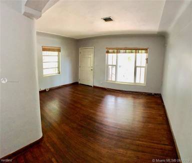 Main picture of 3603 SW 3rd Ave