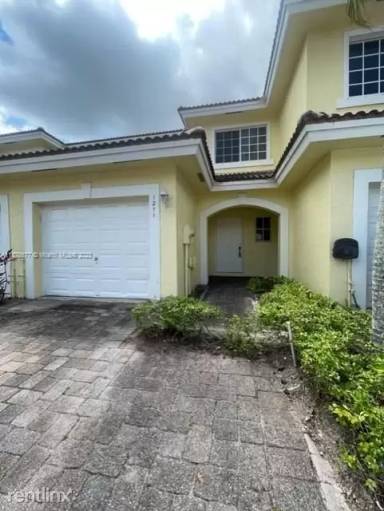 Main picture of 1211 Imperial Lake Rd